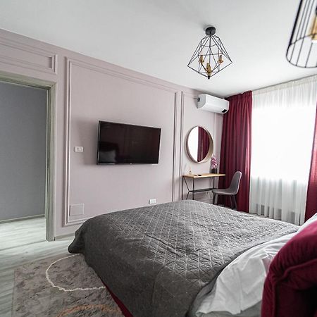 Delux Suite Bacău Eksteriør billede