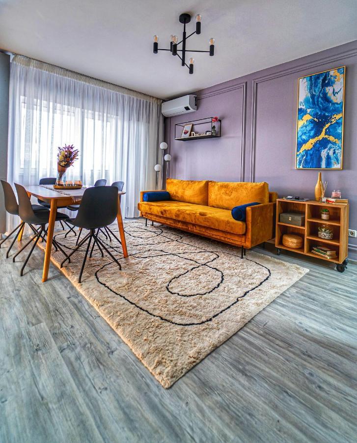 Delux Suite Bacău Eksteriør billede