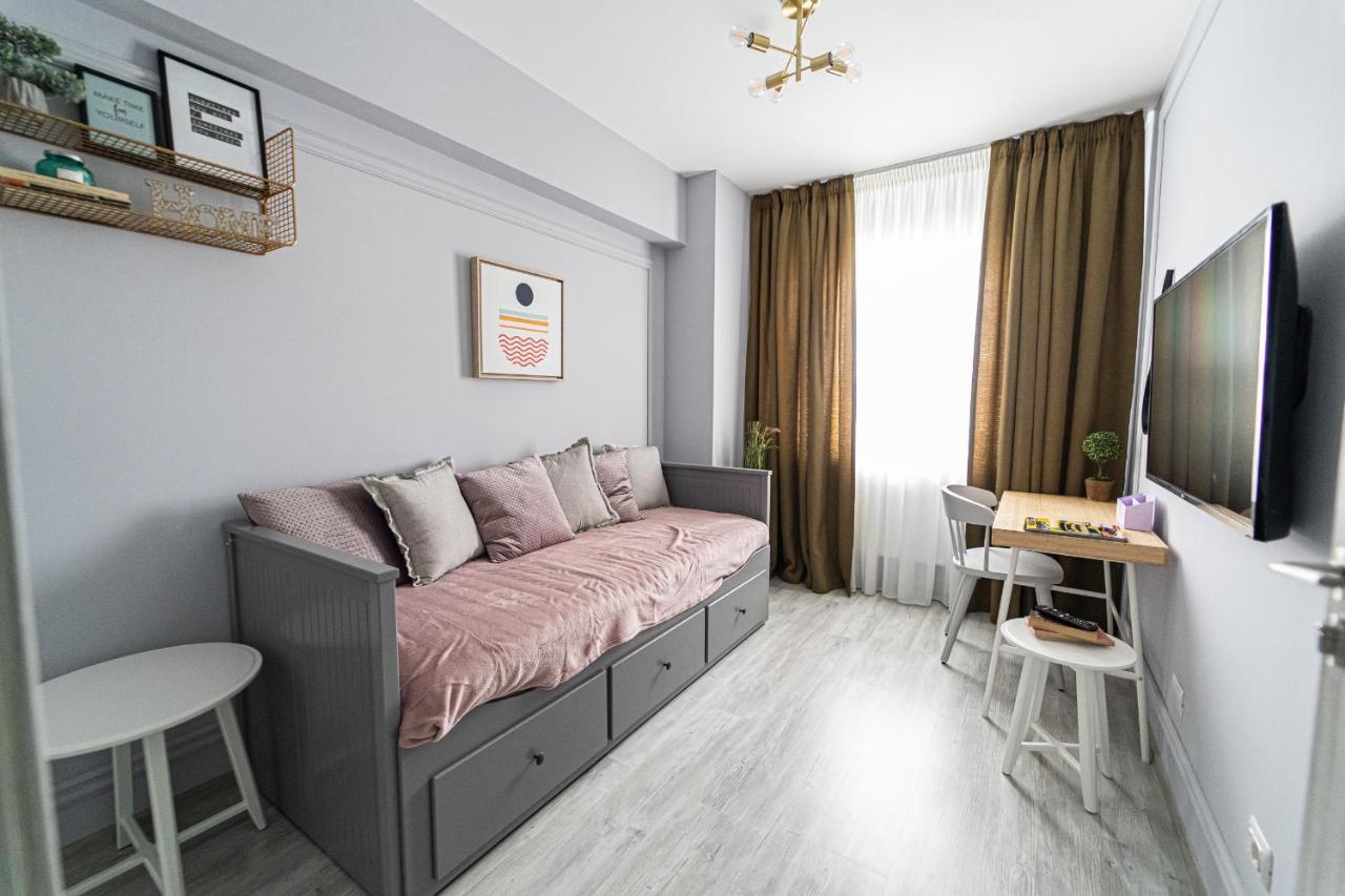 Delux Suite Bacău Eksteriør billede