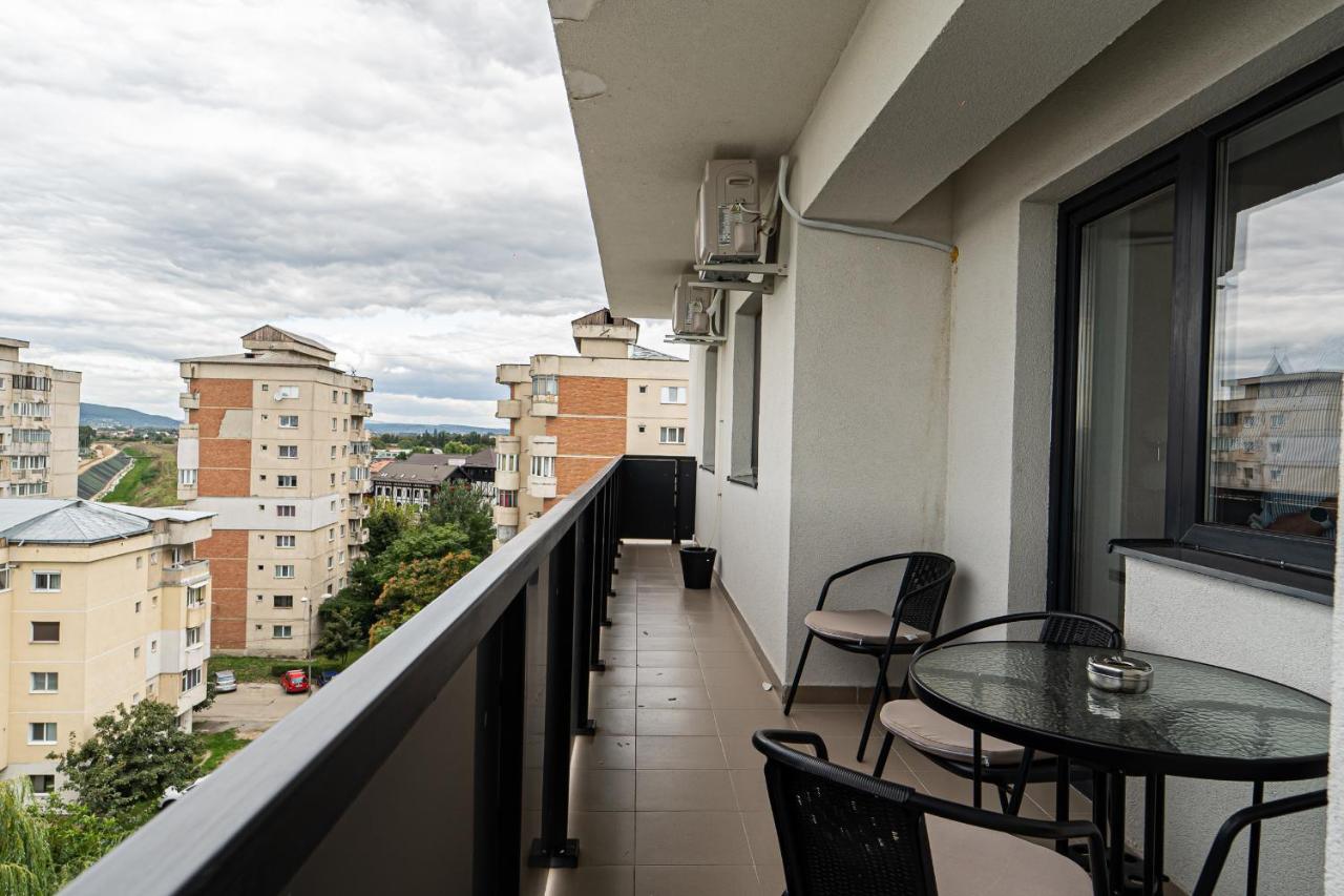 Delux Suite Bacău Eksteriør billede